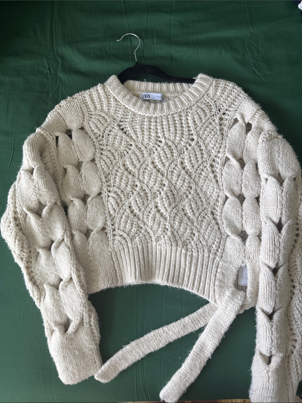 ZARA Cream Cable Knit Cropped Sweater